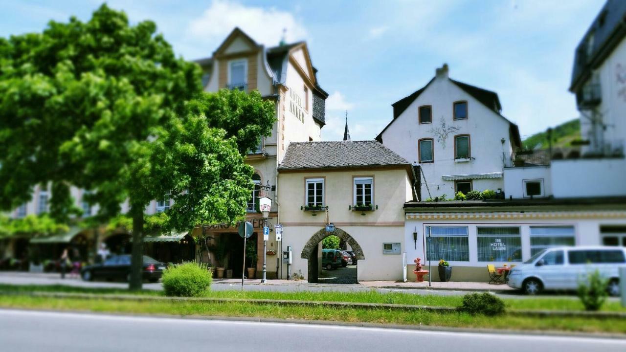 Eismauer Ruedesheim am Rhein